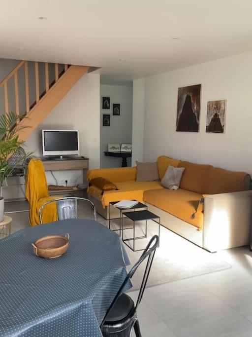 Le Gite Marie-Galante : Belle Maison D'Hotes Avec Acces Piscine En Ete Lanmeur Exteriör bild